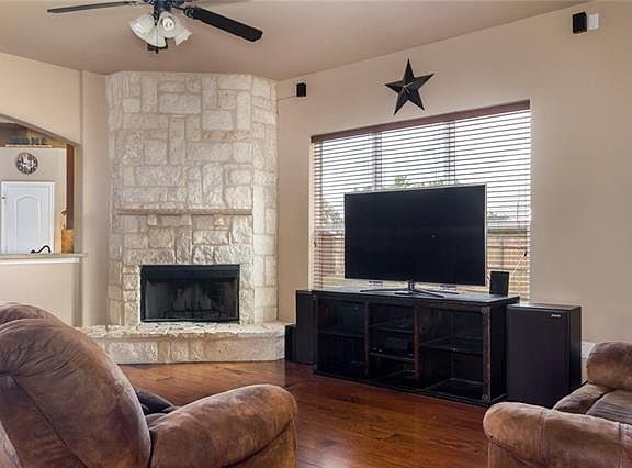 2nd image of 1491 Robinwood Ct