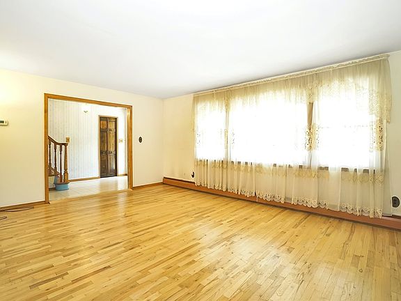 4th image of 50 Carnegie Dr