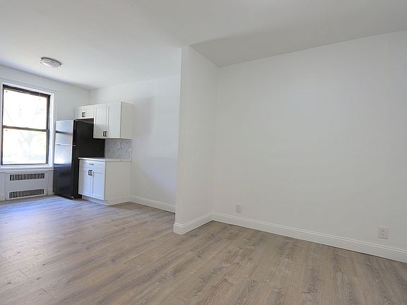 5th image of 1810 Avenue N #1S