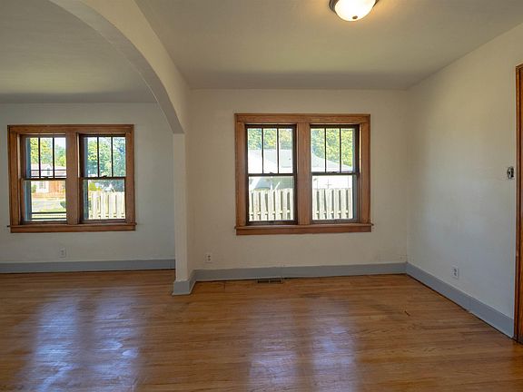 4th image of 3010 Westmoor St