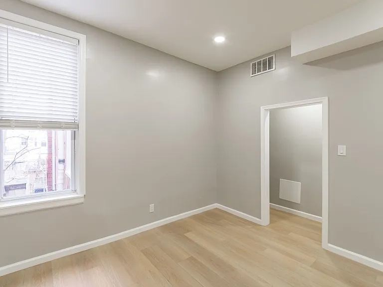 2827 W Girard Avenue — Photo 6