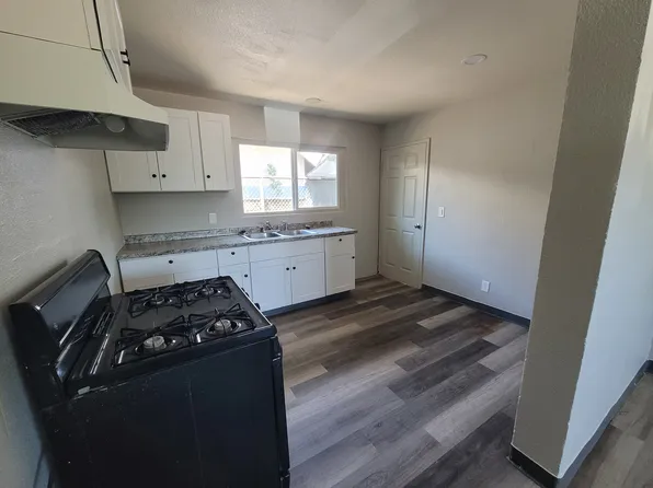 449 S Park St APT 2, Porterville, CA 93257
