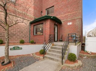 64 Foster St APT 303, Peabody, MA 01960