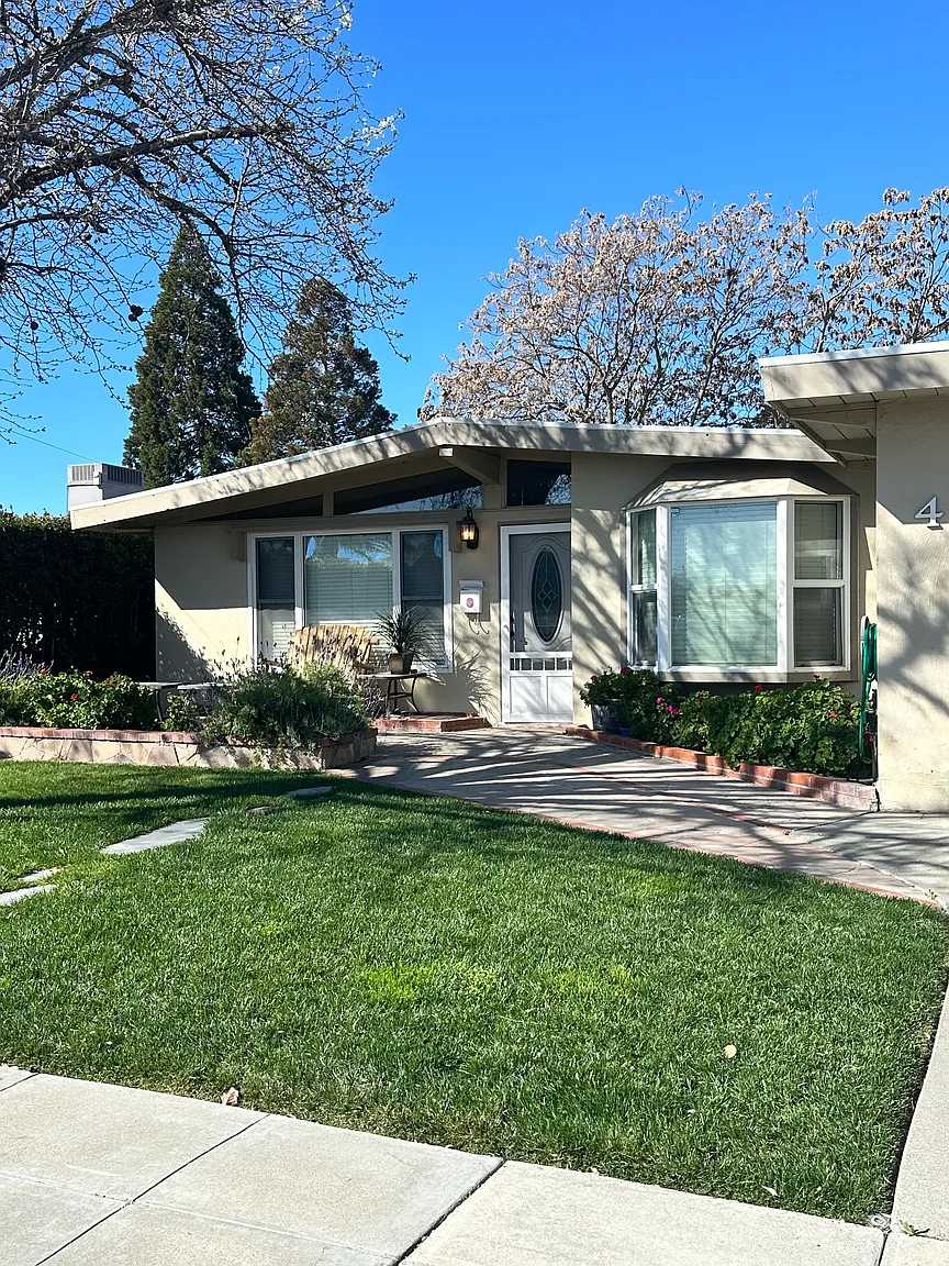471 Bernal Ave photo 1