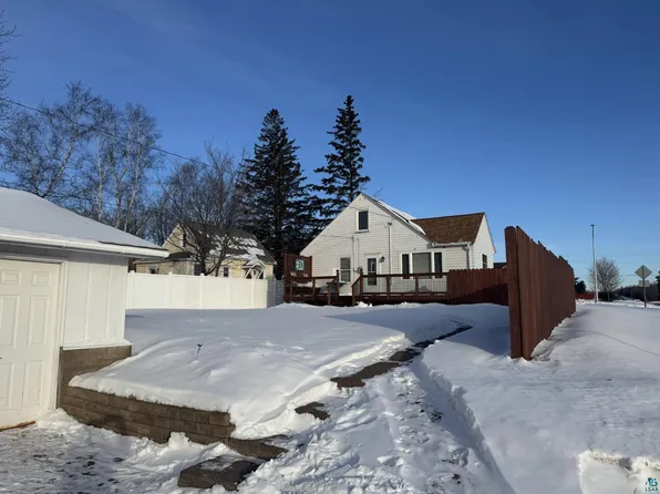 402 12th Ave, Two Harbors, MN 55616