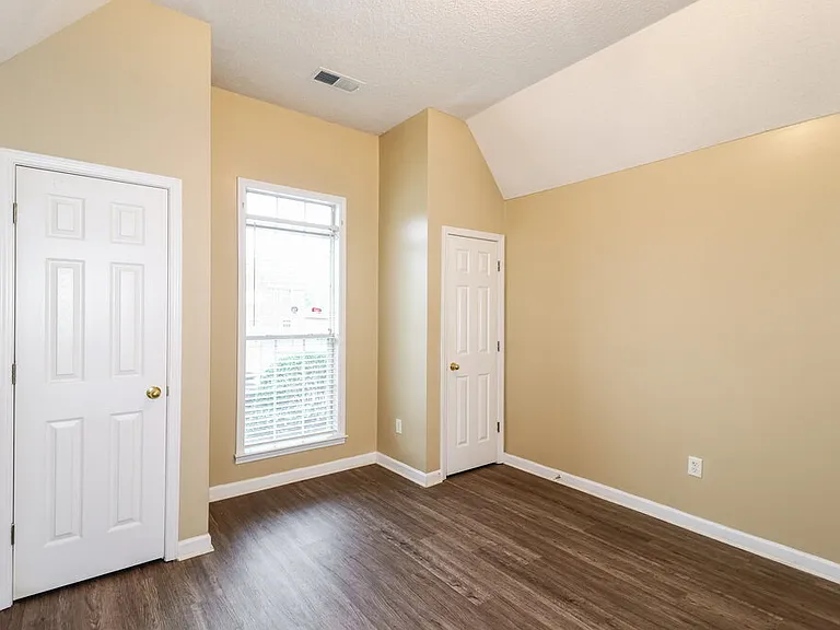 8691 Overcup Oaks Dr — Photo 18