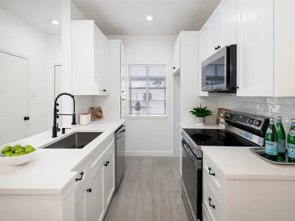 1700 Amelia Ct APT 421, Plano, TX 75075