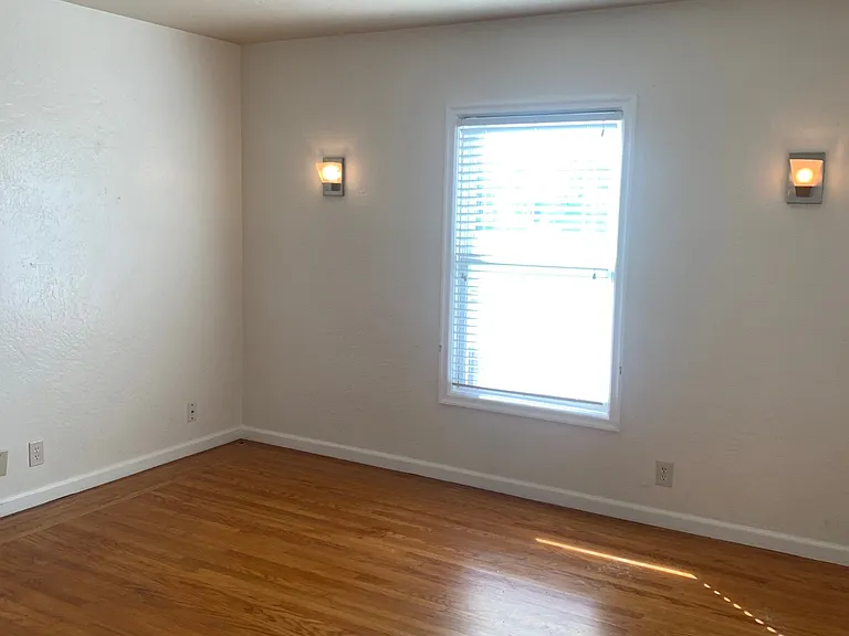 1403 Florida St — Photo 12