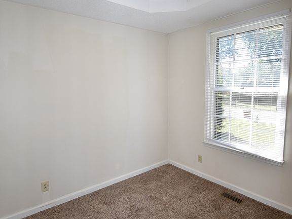 5th image of 523 Mallory Dr