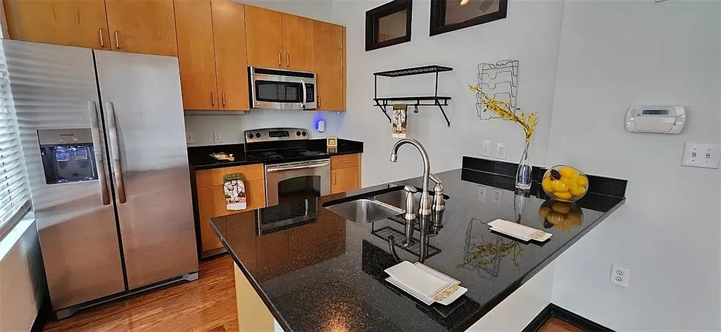 1 bed, 794 sqft, $1,600 — Photo 4