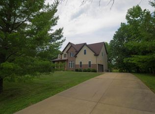156 Lake Indian Hills Dr, Carbondale, IL 62902