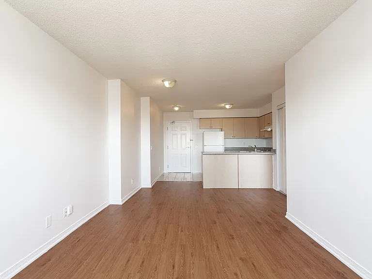 333 Sidney Belsey Cres — Photo 19