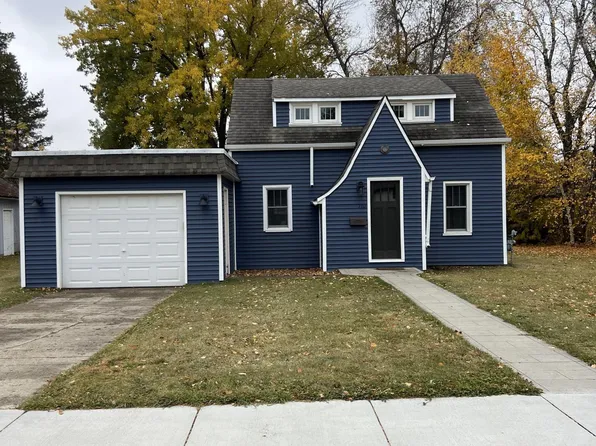 710 1st St E, Fosston, MN 56542