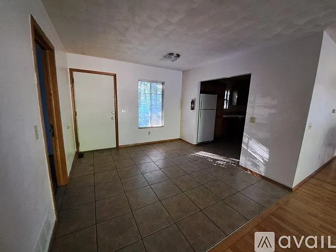 1332 Knollwood Ave — Photo 2