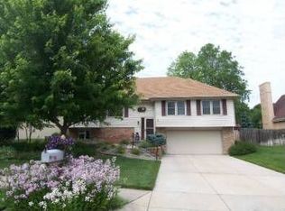 806 E Cary St, Papillion, NE 68046