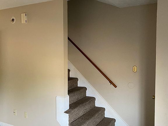 5th image of 952 Bryant Way APT B
