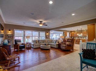 15870 Connecticut Ave, Fortville, IN 46040