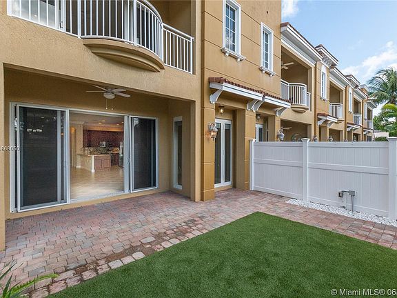 3rd image of 3909 NE 21st Ave APT 4
