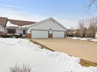 18555 Hoffman Ave, Brookfield, WI 53045