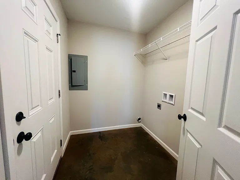 4421 Dillbrook Ln — Photo 9