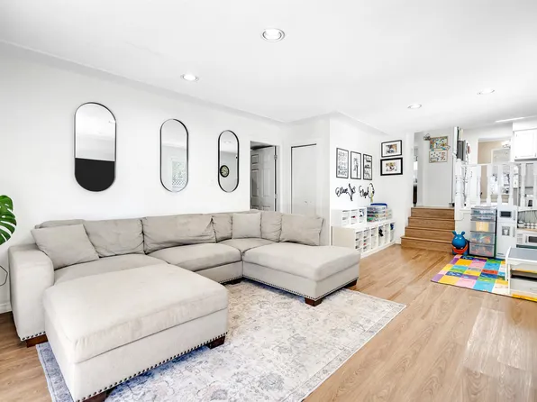 14596 89th Ave, Surrey, BC V3R 8B2