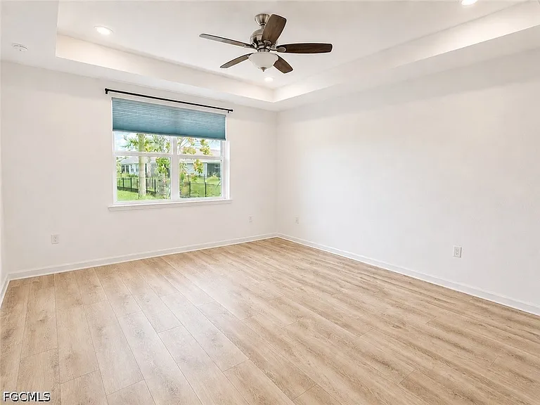 42723 Valley Brooks St — Photo 13