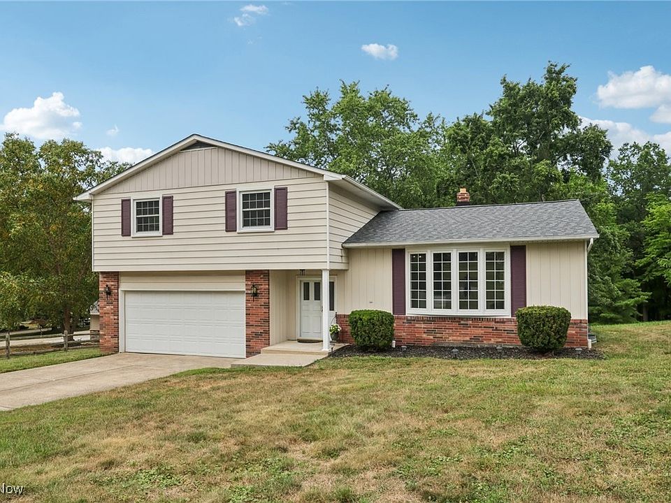 1st image of 30501 Meadowbrook Dr