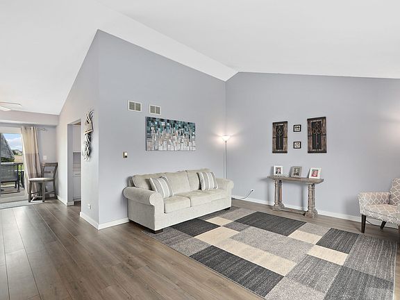 4th image of 2320 Jackson Branch Dr