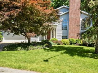 2516 Timber View Dr, Bloomington, IL 61701