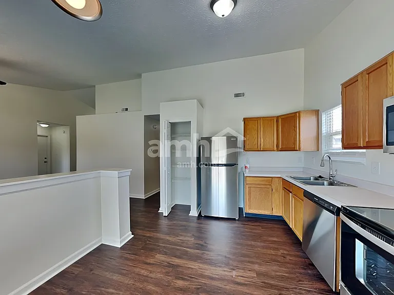 5223 Waterton Lakes Dr — Photo 4