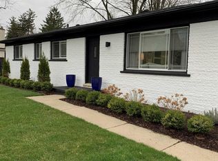 5685 Rawnsley St, West Bloomfield, MI 48323