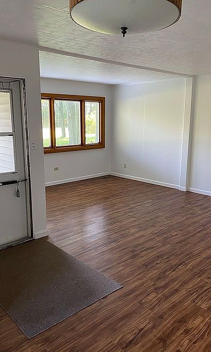 1st image of 2546 Breezewood Ln