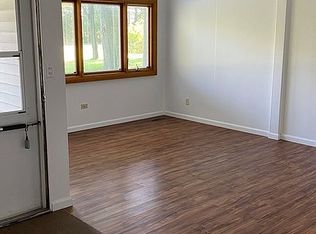2546 Breezewood Ln, Neenah, WI 54956