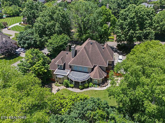 2nd image of 928 Westmoreland Blvd