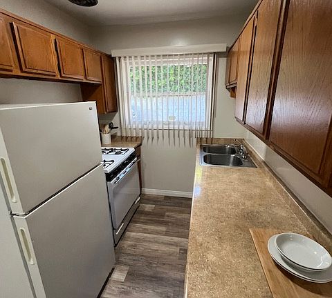 Includes Oven