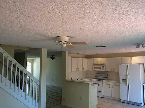 4th image of 11485 NW 51st Ter