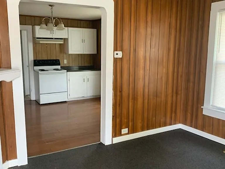 207 Erwin Ave — Photo 6