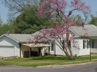 103 N Alton St, Lebanon, IL 62254