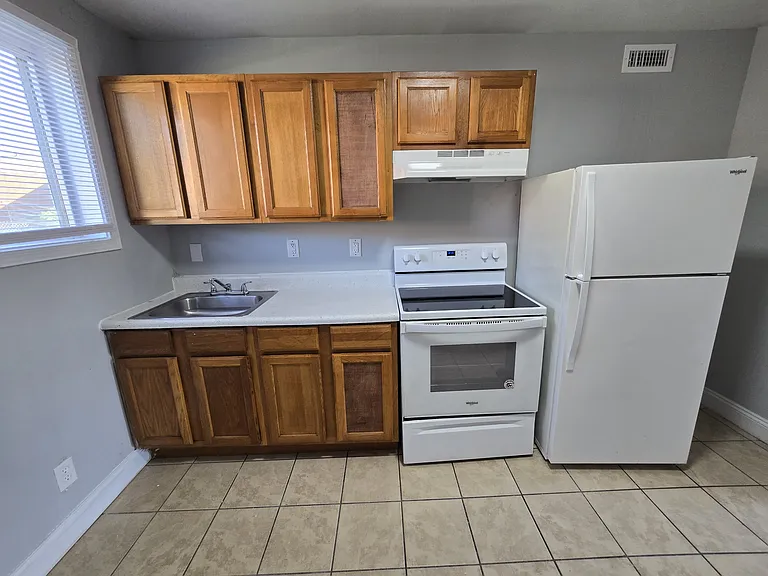 2108 Phaup St — Photo 11