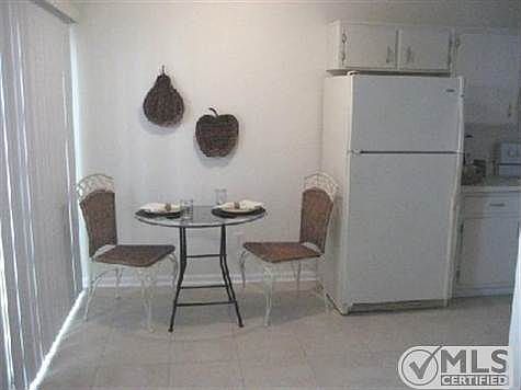 5th image of 5096 Easy St #1