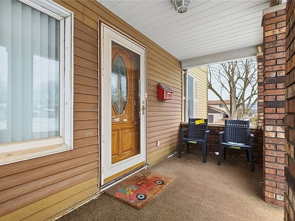 4th image of 511 Bridge St