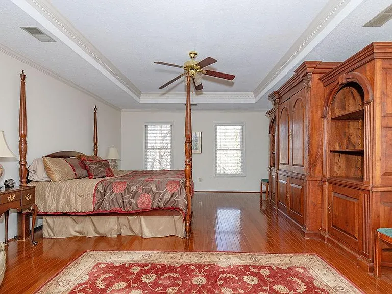 10315 Crescent Ridge Dr — Photo 16