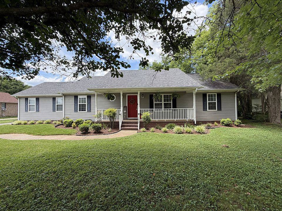 1st image of 1405 Belle Oaks Dr