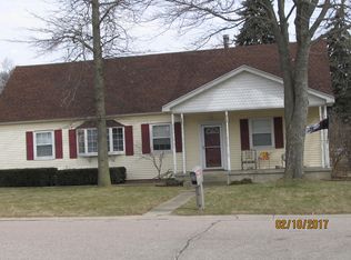 29801 Munro St, Gibraltar, MI 48173
