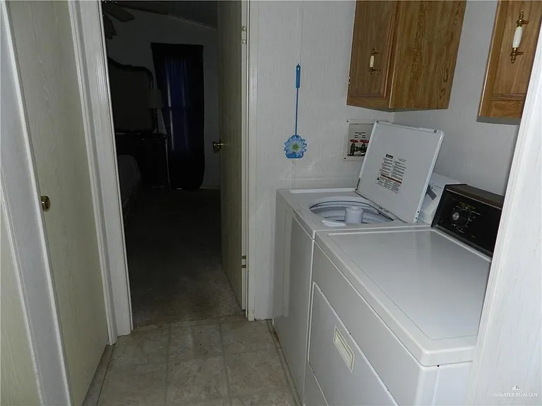 2113 Amy St — Photo 12