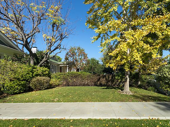 5th image of 1407 N Orange Grove Ave