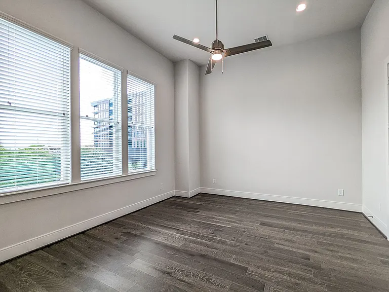 2414 Canal St #E — Photo 19