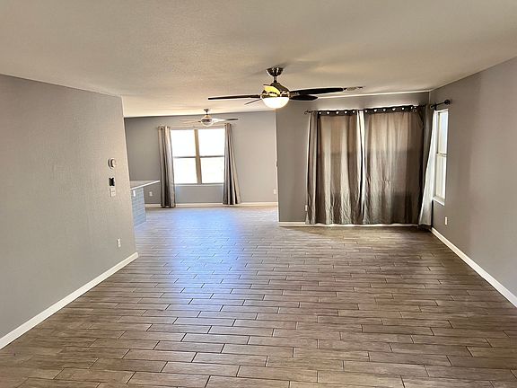 4th image of 1712 W Amberwood Dr