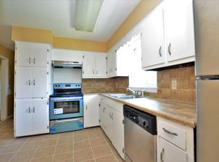 10 Suburban Pkwy, Hampton, VA 23661