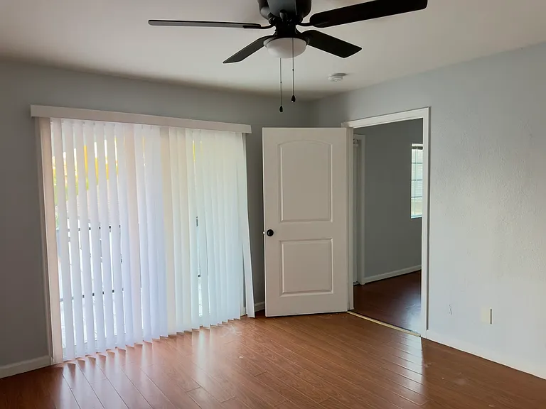 737 Washington Ln — Photo 22